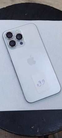 ايفون 15 برو ماكس   ماستر نموذج M   ذاكرة / 256  بطاريه / 88  الجهاز /...