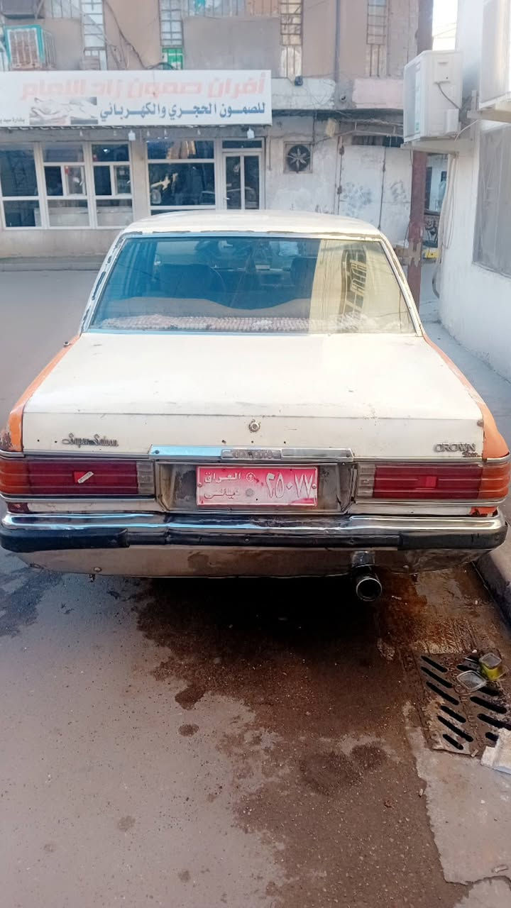 السلام عليكم ياالله اكراون 81كيراومكينه ونجي رياضي السيارة حلوه خير من السعر18 الله***********
