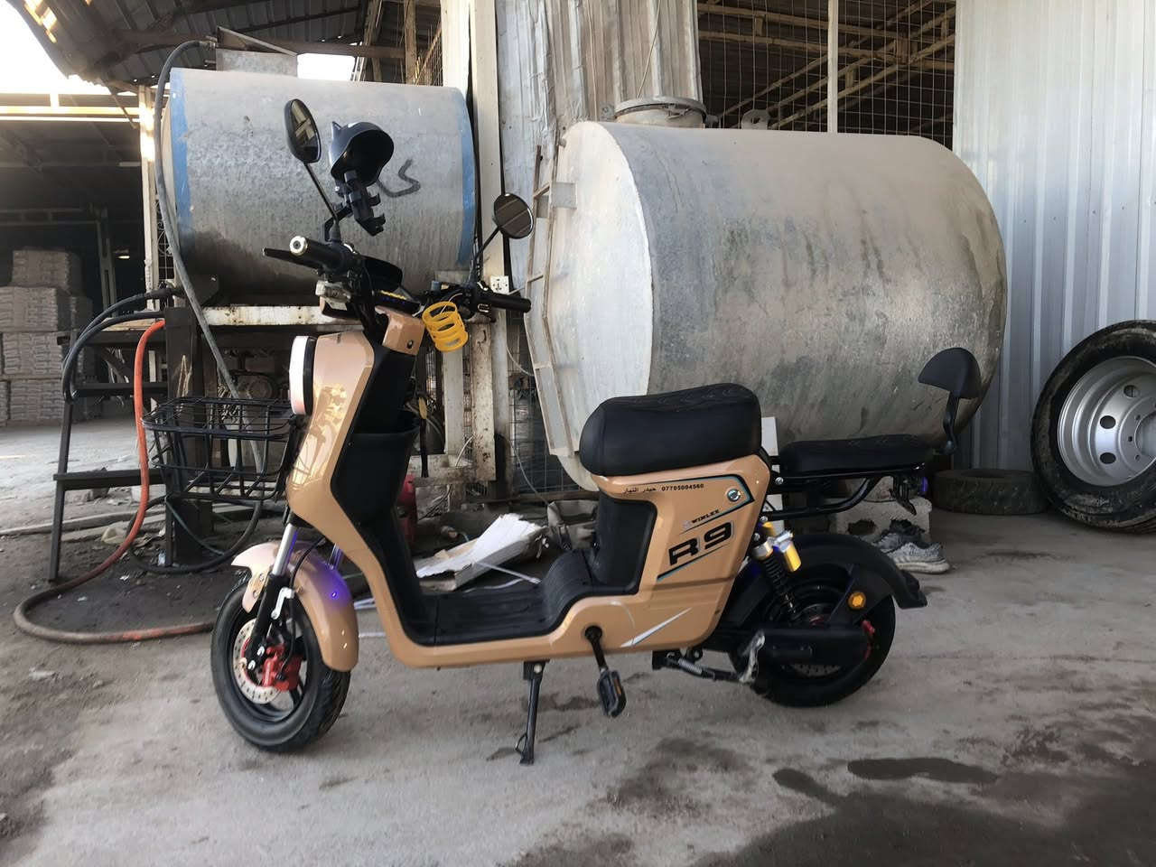 سلام عليكم
دراجه شحن  R9 مديل 2026
بريكات دهن دسكات 
شاير يسراه يمنه زاد دبل شاره
نضافه عمه 
كلوب زنون 
سعر 500 الف وبيه مجال 
رقم ***********
