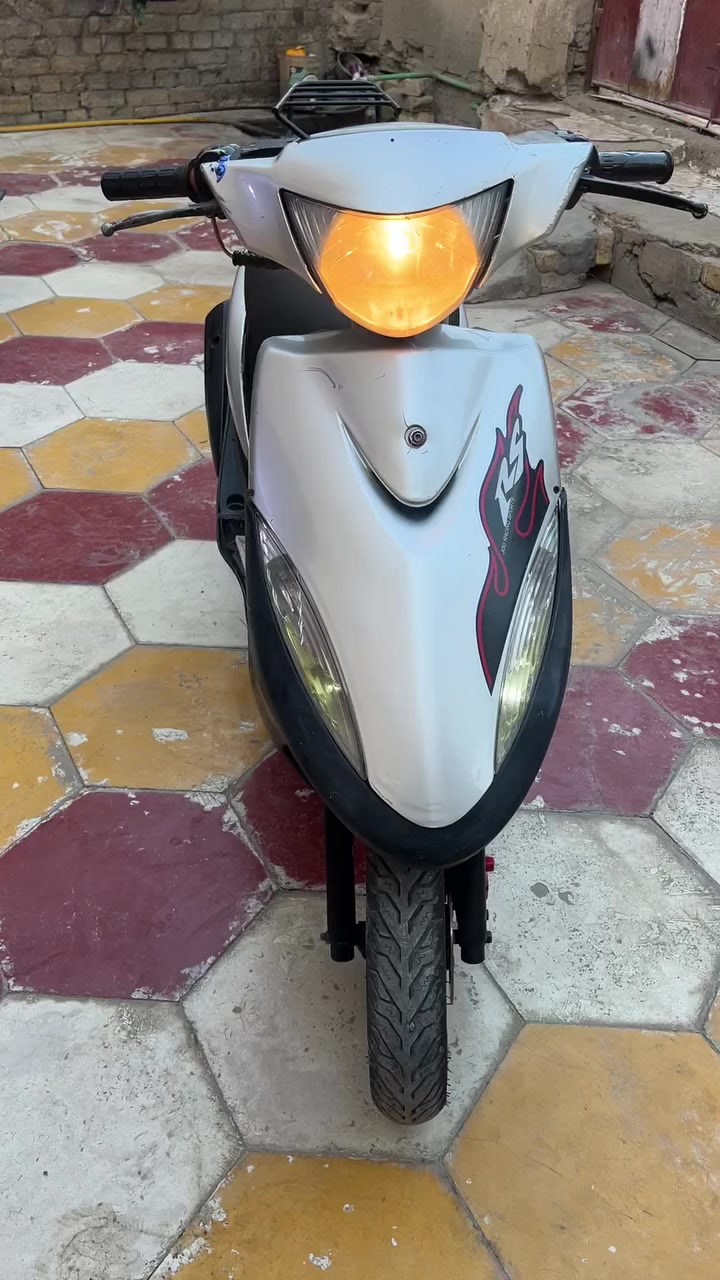 دراجه ماكس عدله تجفيت جديد اقل الشهر الدراجه حلوه اشاير سكنات لايت بكلايت كله شغال سعرهه 500 او بيهه مجال بصيط 
***********
