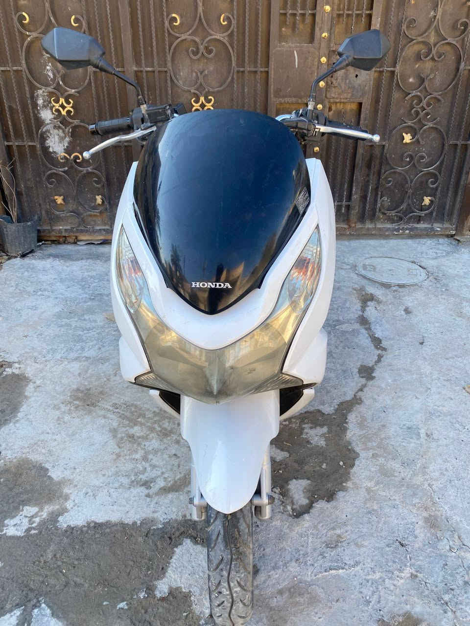 السلام عليكم عليكم دراجه بي سي اكس مكينه 150 كهربائيات شغاله الدراجه شلعه و معدل محركها حلو بس بيها لاستيك ولف الدراجه حساس ازدحام شغال حرف A دشبول كله شغال عده البانزين ما يشتغل بيها نضام سرقه السعر مليون وبيها مجال بسيط المكان الغزاليه شارع المركز الرقم ***********
