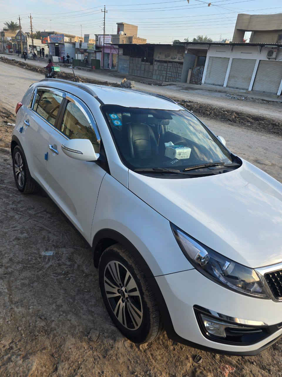 السلام عليكم سبورتج للبيع موديل 15 رقم بغداد انكليزي وارد كوري
السياره مبدل بيها بنيد والمحرك بي خيط بخار 
مواصفات السياره اشاير بالمري مري شفط تحكم ستيرن مواصفات نص فول/السعر 150$ وبيها مجال مكان السياره بغداد ابوغريب رقم الهاتف *********** بي واتساب
