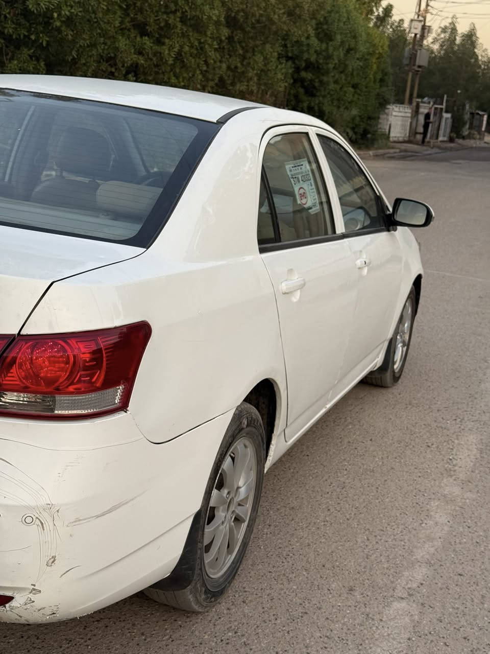 للبيع بيوايدي  موديل ١٥جي اثري  محرك ١٨٠٠ بلادي مالتها كير  جاهزات فتحه سقف بصمه تشغيل  ادامه كامله بيها صبغ جاملغ امامي الباقي مكفول  رقم بغداد جديد هزة جديده تحويل ثاني يوم  مكان السياره بغداد سريع حي  العامل  رقم الهاتف *********** السعر 57$
