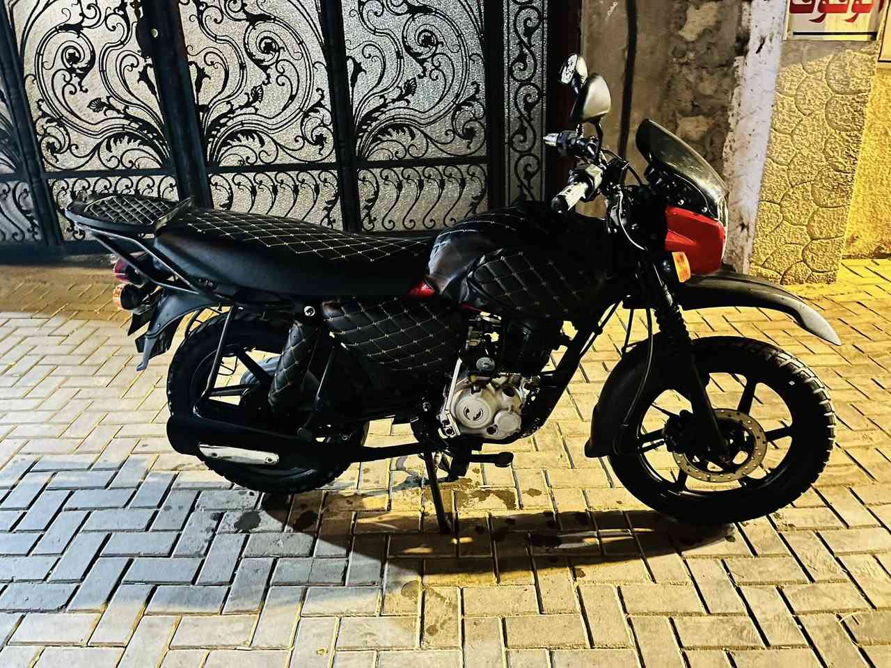 من رخصت ابو الكروب دراجه بوكسر لبيع أو مراوي دايوان جبلي اوراقي الدراجه أصوليه الاتصال علي الرقم *********** مكاني بغداد
