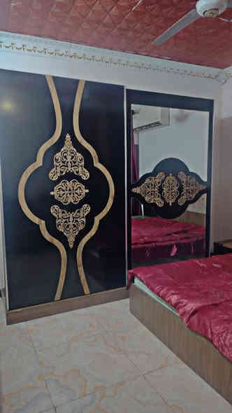 السلام عليكم غرفه اخشاب للبيع سعر ٣٠٠ / (***********)
