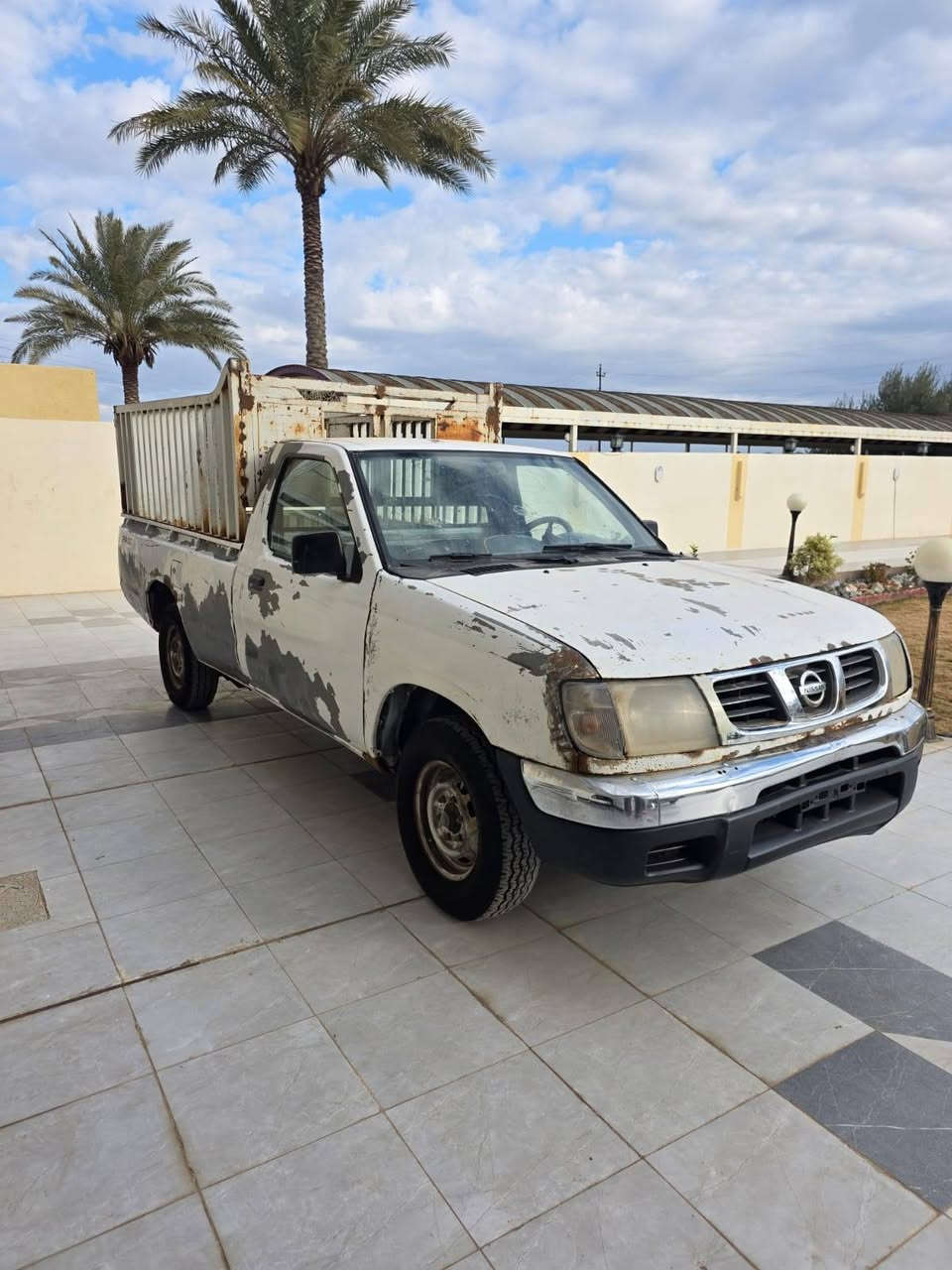 سلا عليكم البيع نيسان شبوط موديل 2002 رقم بغداد ورثه بدون تحويل تكفلك عشارين سياره من كلشي بلادي تبريد شغال محرك كير صدر كله جديد مكان سياره تاجي المشاهده رقم تلفون ***********
