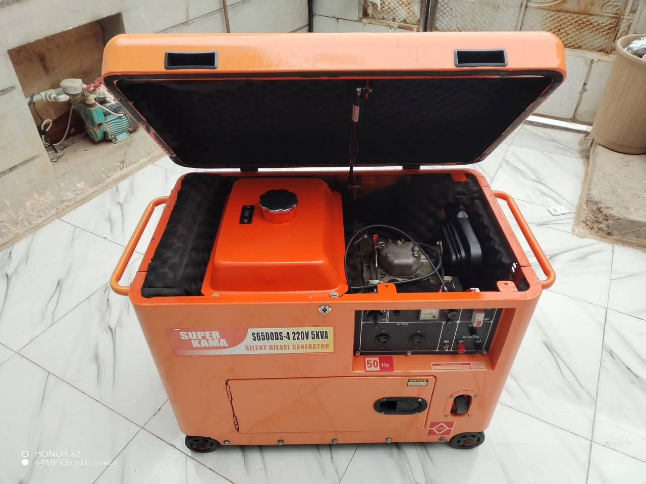 مولد شغال شرط مامفتوح سعره 750 الف وبيه مجال مكانه كركوك العروبه 
***********
