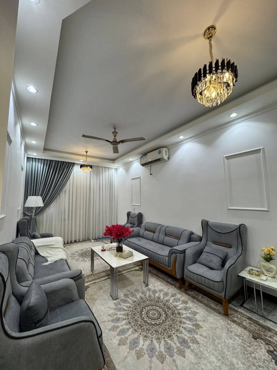 � فرصة ذهبية للباحثين عن السكن المميز في السيدية! 🔥
⸻
🏡

📏 المساحة: 167م واقع حال 180
📐 الواجهة:7.25

🔹 التفاصيل :

• 4 غرف نوم
• صالة 
• مطبخ
• خدمات عدد (4)
•واجهة مرمر و أرضية مرمر
⸻
للاستفسار مراسلة الصفحة أو الاتصال على الرقم التالي:-***********

📍 زورونا في شركة الاستقرار:
السيدية – شارع الضباط – قرب دائرة الكهرباء

⸻
🏠 الاستقرار… المستقبل في كل عقار

—————
