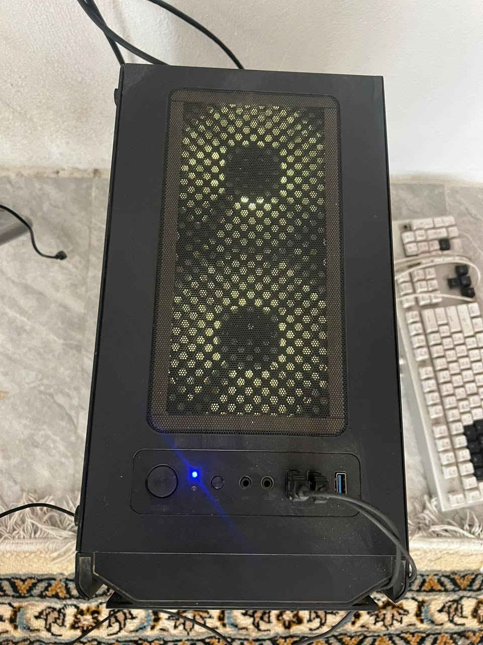 سلام عليكم تجميعة للبيع المواصفات 

I5 9400f
Rx 580 8gb xfx 
Ram 16gb 
Hdd 1t ssd 512 ssd 128
بورسبلاي 400w

سعر 390 وبيها مجال للشراي 

رقمي ***********
