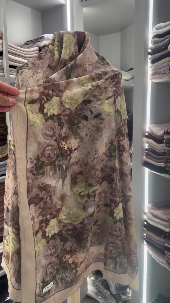 نازدارترین و جوان ترین جۆرەکانی لەچک،حیجاب،سەرپۆش،لای ئێمەیە🧕🏻
مۆدێل (بامبۆ کریش)✨🥹💎#foryoupage💙 #بابەتی_ئافرەتان #لەچک #سەرپۆش #حیجابات


**إذا كنت صاحب هذا الإعلان وتريد حذفه لأي سبب، رجاءا أرسل رسالة إلى الدعم الفني**