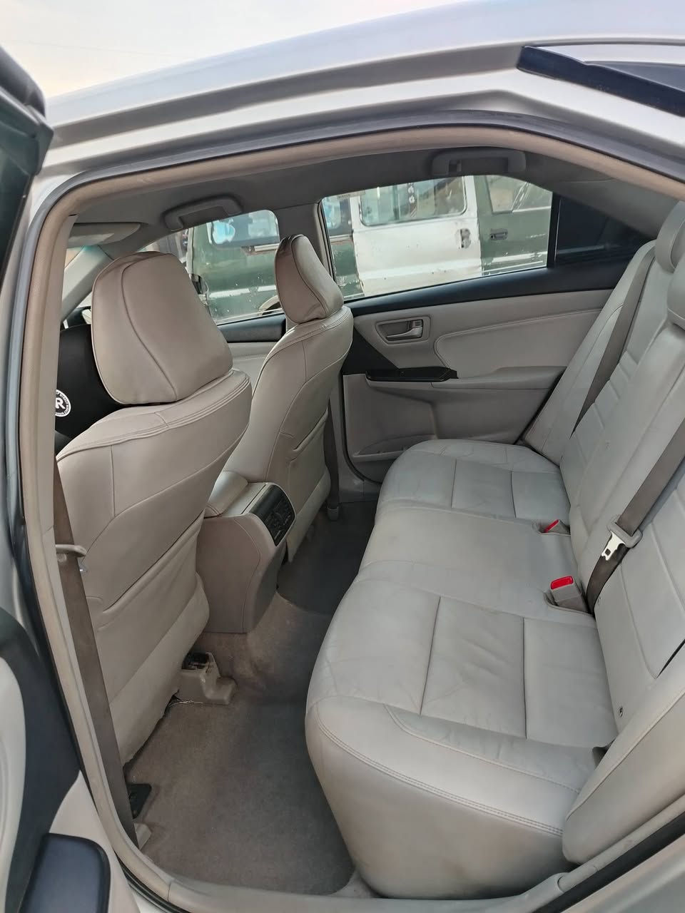 سلام عليكم كامري البيع 2017 السعر 160 كلين بدون ضرر XLE كشنات تدفه تبريد قطعتين تبريد حساسات خلفيه وارد امريكي ماشيه 190الف محرك 2500 مكان صلاح الدين تكريت الشراي يدخلي خاص الرقم ***********
