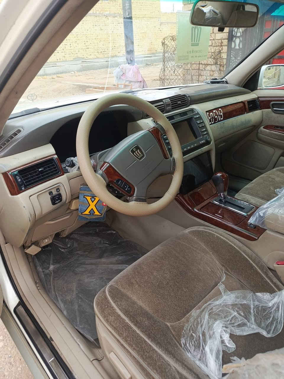 دوات ملكه فول 4 دكم ماعده لفتحه رقم وسنويه عاج  رقم بصرة ***********
