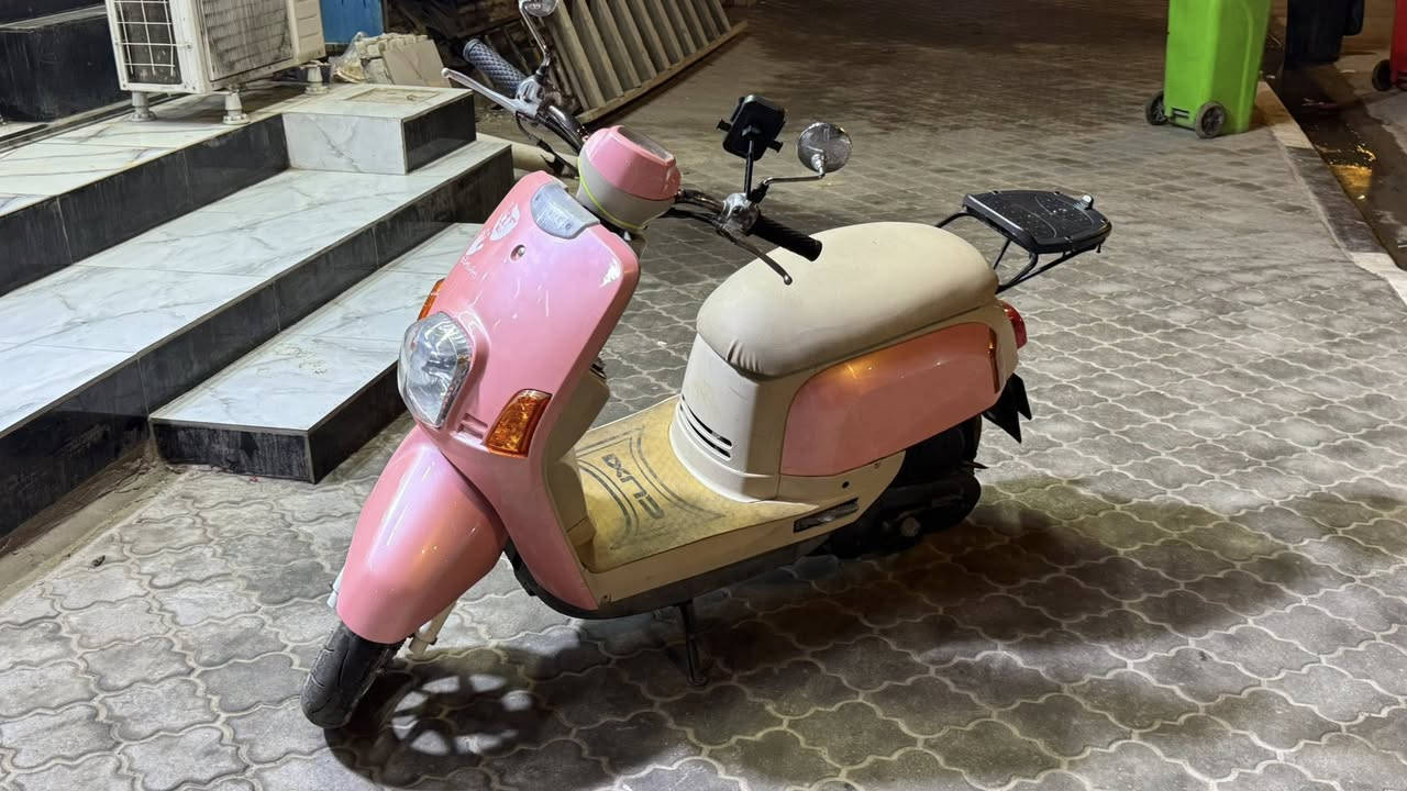 السلام عليكم ماكس بوليسي استخدام قليل نضيفه ختم واحد ويه المحرك كابريتر داخل كريمي نضيف مكاني الحيانيه شارع 60 رقم الموبايل ***********
