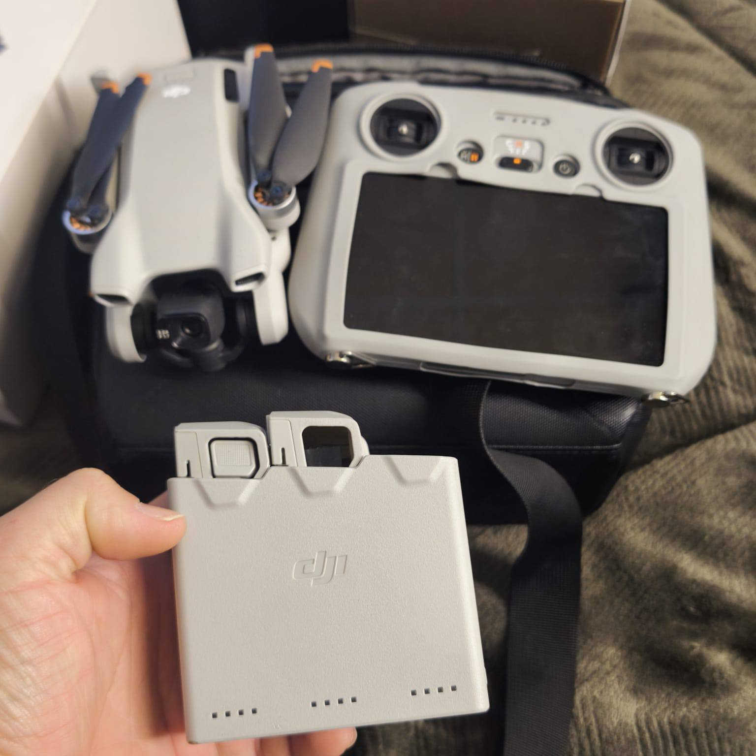 dji mini 3 للبيع
بطاريتين 

درون نضيف  حيل 

مكان كركوك 

سعر درون 925 الف بي مجال قليل 

للحجز عل واتسات ***********
