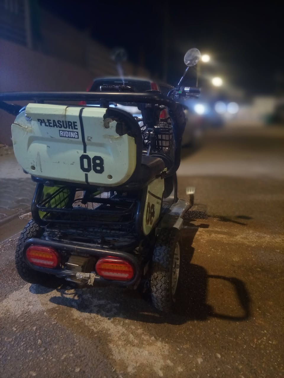 سلام عليكم
دراجه شحن للبيع 
ما عايزه شي 
كهربائيات شغاله 
بك شغال 
شاحنه موجوده 
400وبيه مجال
مكاني كوفه 
***********
