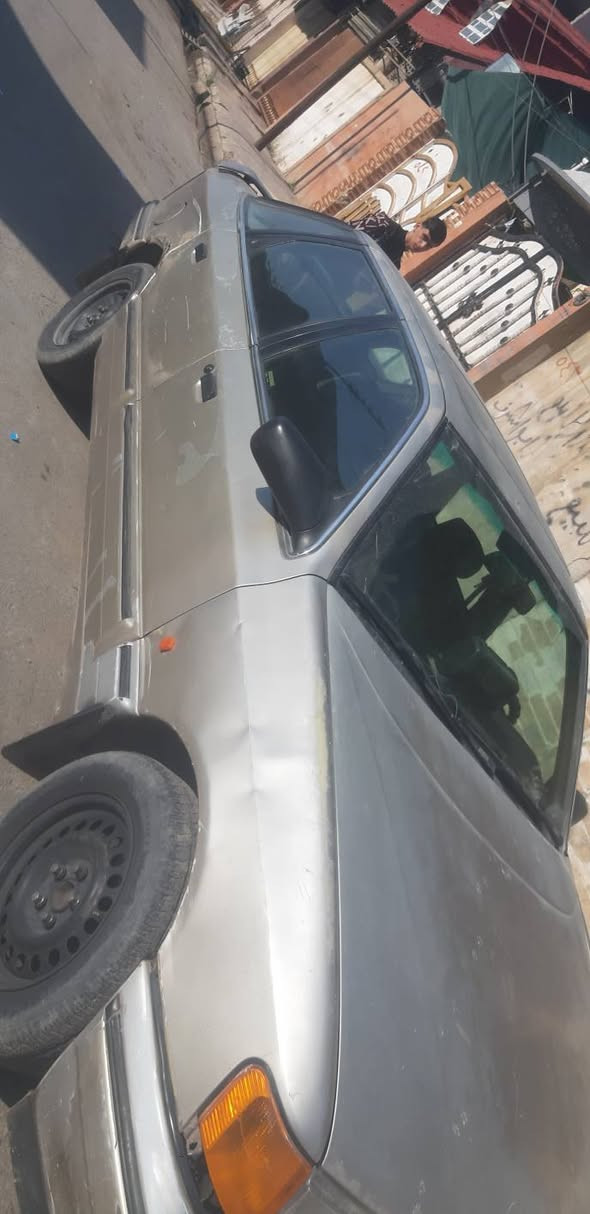 عندي فورت جوه موديل للبيع سعر خاص فول موصفات  كير عادي محرك 4 اصليتها توماتيك كرب بانزين رقم *********** او *********** سياره تخم تاير جديد طخمها ما بيه شي كشنات كهربائي امامي كشنات خلفي كهربائي سياره تبريد رقمها الماني
