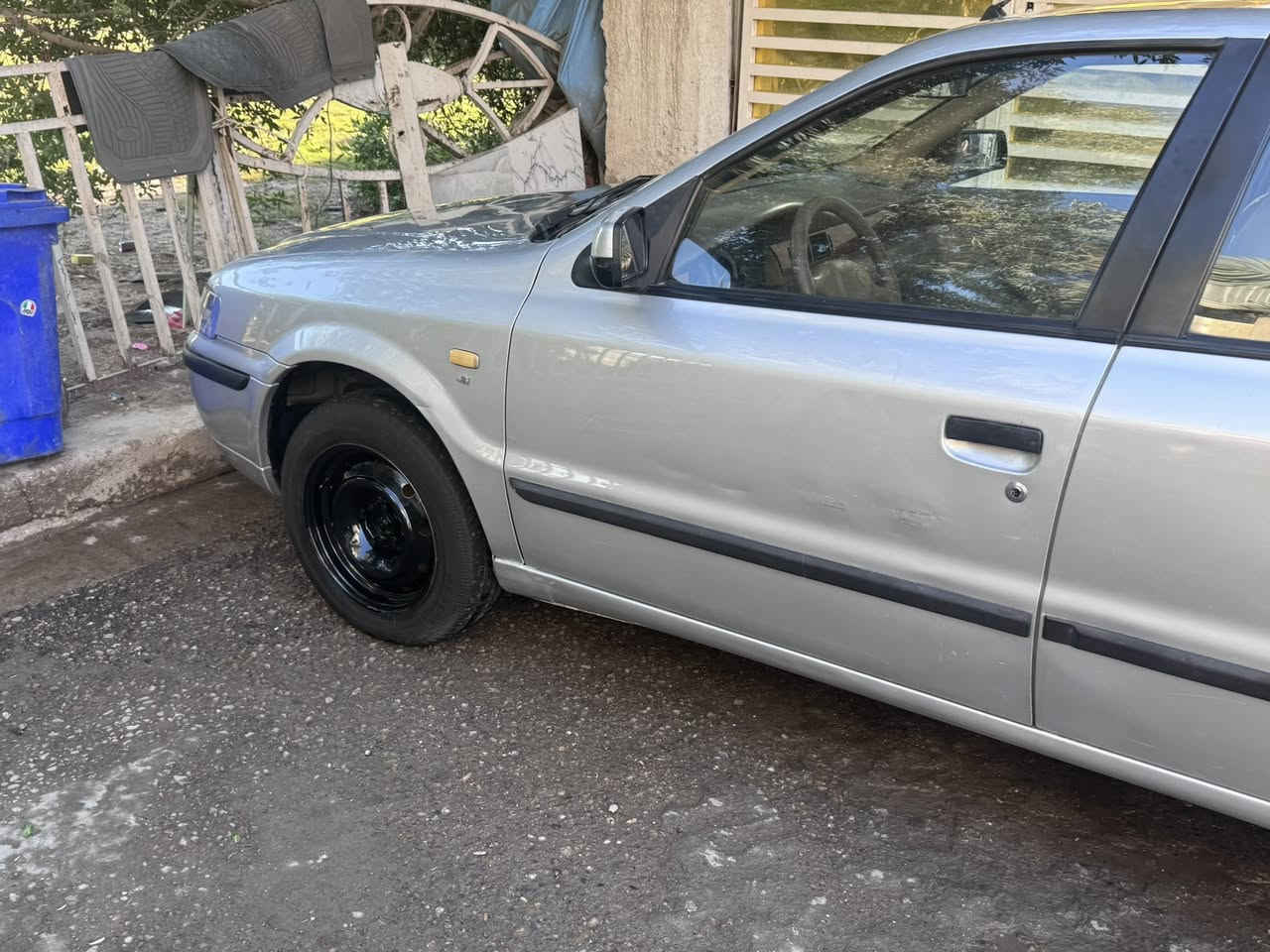 سلام عليكم سمند 2012 بيه صبغ بس  بنيد اثر جراد عندي صوره قبل صبغ مكفوله ضربه وصبغ مشط ستيرن ينضح دهن سياره على وضع شركه بسمي  مكاني الشعب سعر 50 بيه مجال بس شراي خابرني إذ ماعجبك سعر لا تعلق ***********
