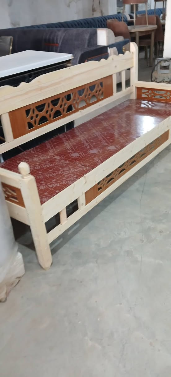 وصول كرويته خشب بلوك اسود / العنوان بيجي شارع المصرف مقابل مدرسة الفضيله للبنات / للاستفسار /*********** /***********
