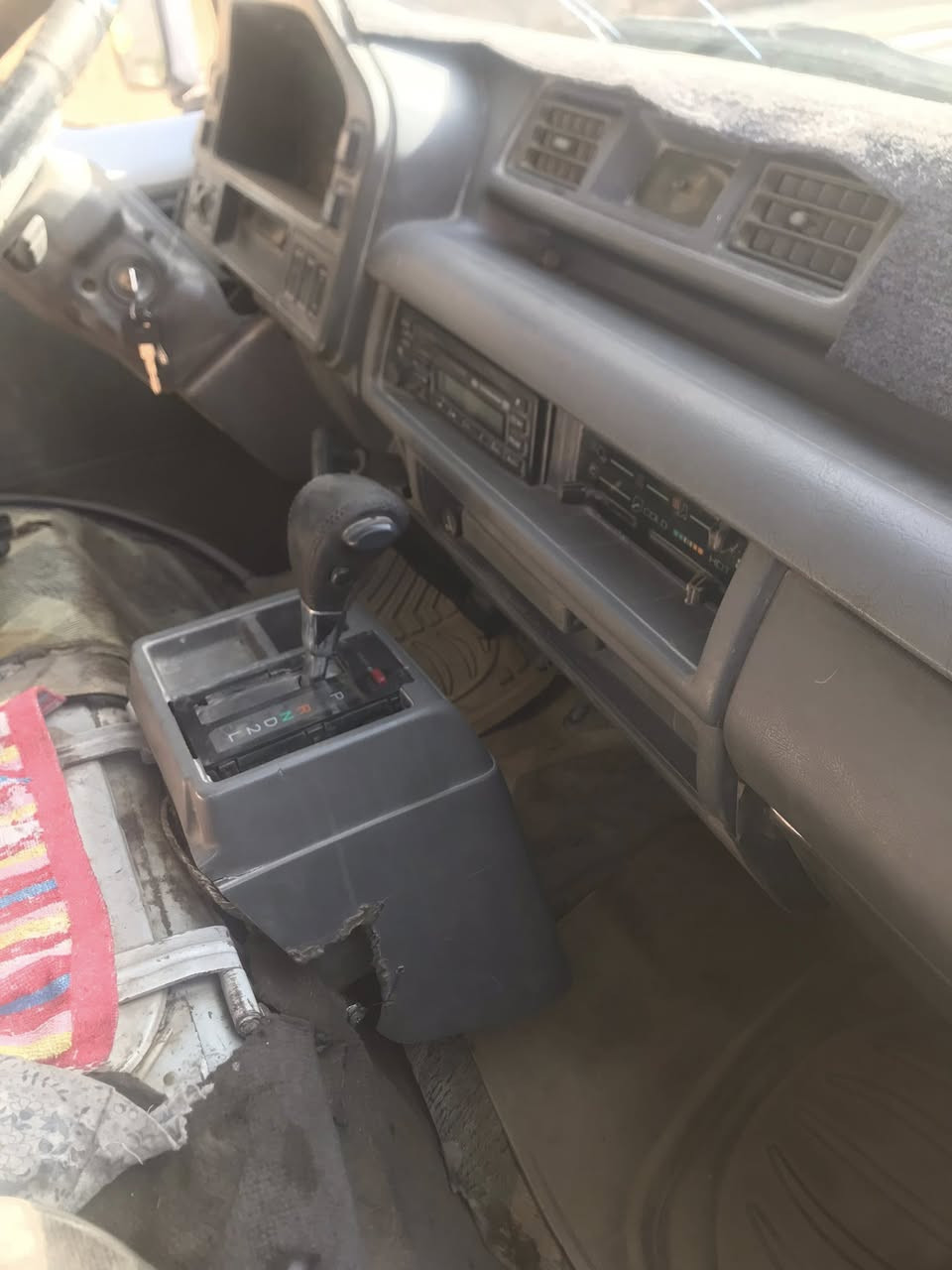 السلام عليكم ازوزه موديل ١٩٩٤ مكينه وكير ونجي ٦ سلندر اوتماتيك جيده جدًا رقم بغداد هيئه مطلوبه ٣ سنوات رقم سعر ٢٥ وبيها مجال صاحبها الشرعي موجود شرط التحويل العنوان بغداد تقاطع درويش حي التراث رقم الهاتف ***********
