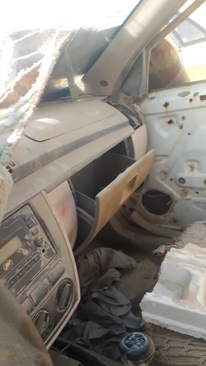 السلام عليكم تفصيخ ليفان 520 العنوان دوانيه حي العسكري رقم الموبيل ***********
