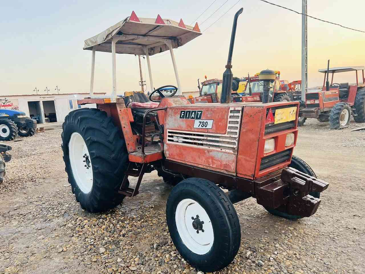 للبيع فيات 780 سنويه وأرقام
بدون تحويل جاهزه شرط جديده مكان واسط الزبيديه 
السعر 500/ 9
مكان واسط الزبيديه 
***********
