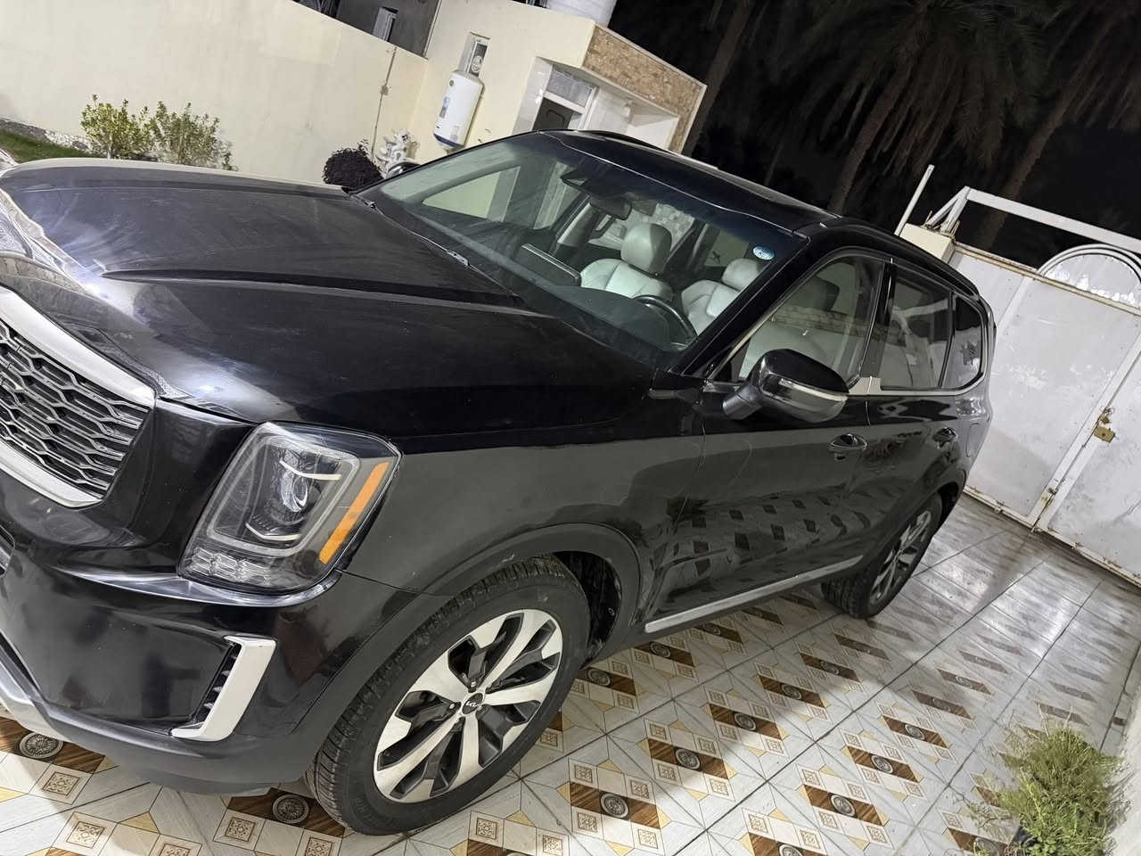 سلام عليكم
تلورايد مديل 2020 
حادث بنيد وجاملغ 
فول مواصفات 
سياره بسمي تريد تحويل وكاله بكيفك 
سعر ٢١٠ وبيه مجال 
***********
