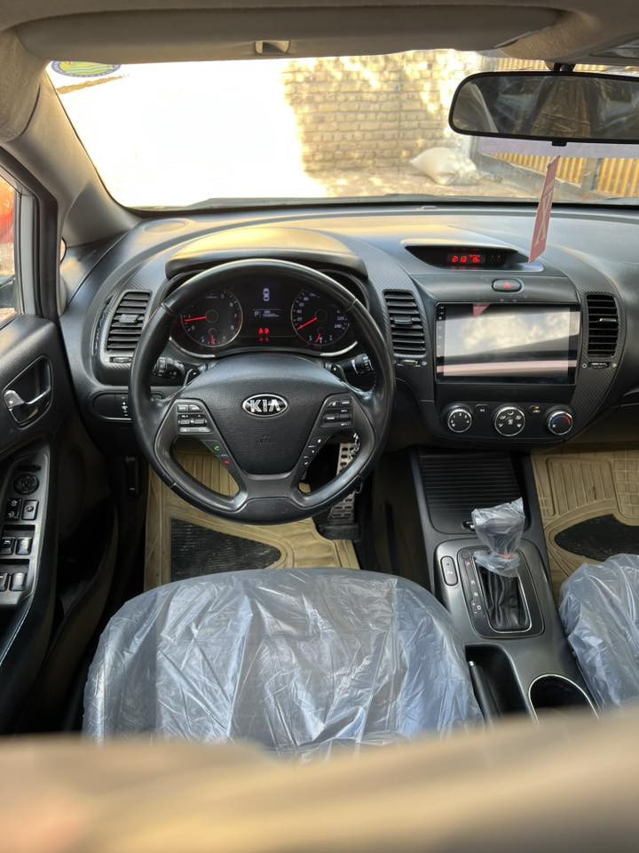 سلام عليكم 
للبيع سيراتو خليجي 
موديل 2016
محرك 1600 دوش 
مكفوله كفاله 
رقم بغداد بااسمي الجديد 
فول مواصفات 
فتحه سلايت 
تبريد قطعتين 
لد امامي خلفي 
مري شفط اشاير بل مري 
شاشه كامره خلفيه 
حساس امامي خلفي 
ويل كب كروم 
سياره جديده حداديه تخم تاير 
السعر 136
مكان السياره سماوه 
للستفسار اتصل 
***********
***********
