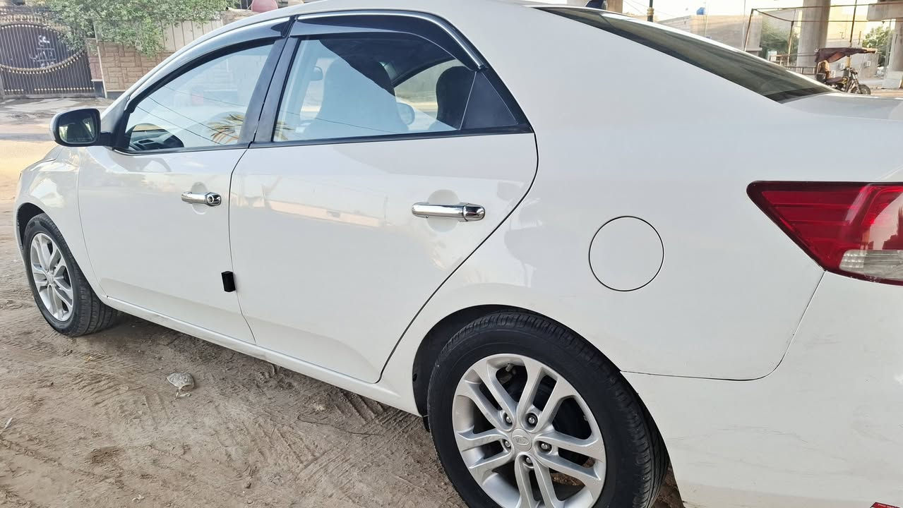 السلام عليكم سيراتو 2011 بيه قطعتيت مبدلات جاملغ وبنيد والباقي مكفول جاهزه من كلشي كير مكينه حداديه تخم تاير اي نقص ما بيه رقم انكليزي بسم كردي تريد وكاله تريد تحويل السعر 97 وبيه مجال قليل المكان طويريج ***********
