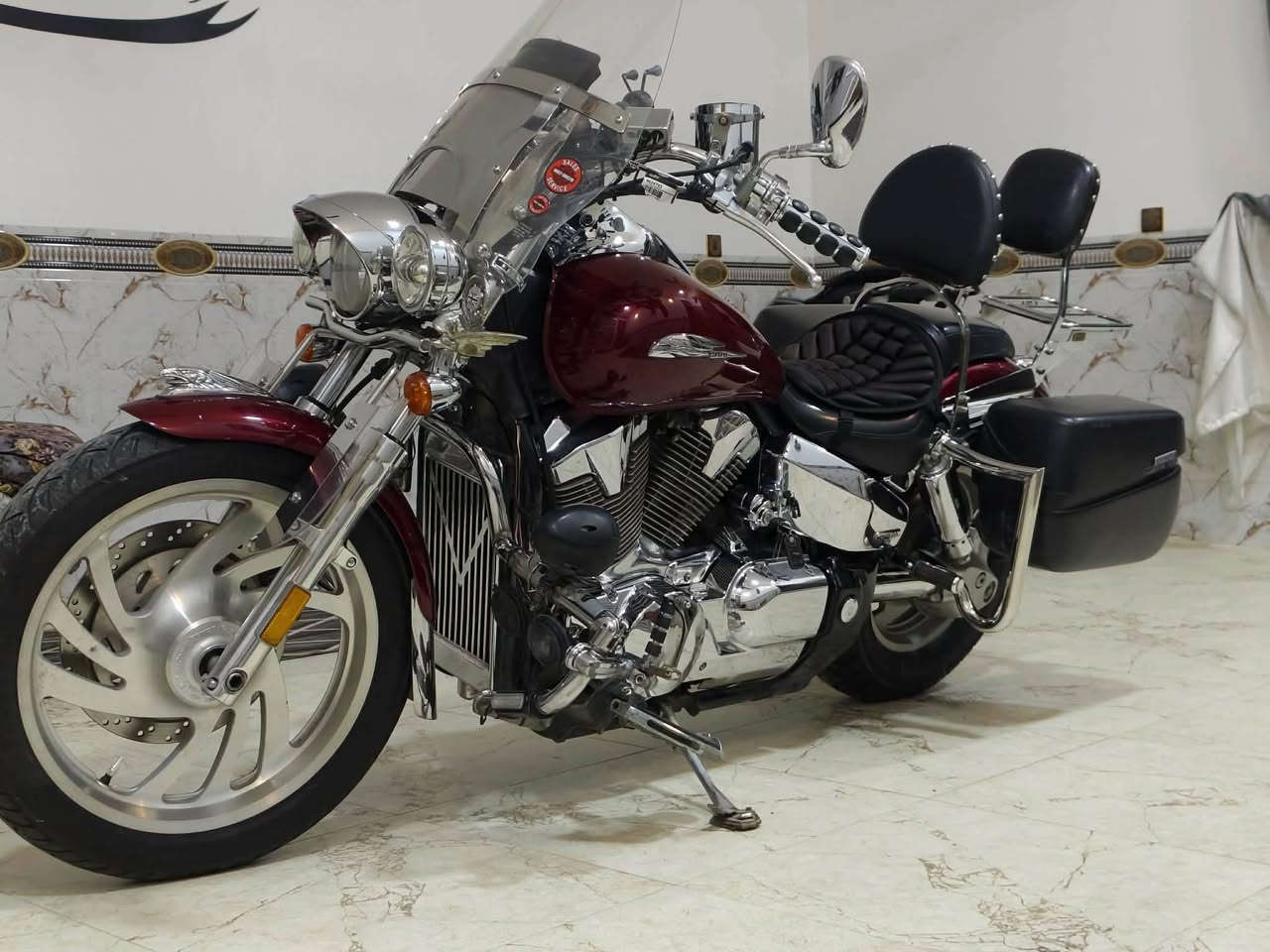 السلام عليكم للبيع VTX 1300 رقم بفداد موديل 2007 بسمي بحاله الوكاله ماشيه 33 الف هاتف ***********  مكان الدراجه ديالى خاص ممتواجد
التزويد الي على الدراجه
قباقه استيل عل المحرك
استيل عل الشاصي + استيل عل الكاردن
هوائيات
مسطرة لاجكترات واشاير
نسر جاملغ اصلي
درع امامي اصلي درع خلفي شغل علي بدر
دوس ام النشره 
استرايح ام الجف
سماعات امريكيه
كلاص استيرن عدد 2 اصليات
جامه مضلعه
جنط شركه هوندى هنه والقواعد اصليات
تجوه سايق
قاعده رقم ام الاشاير 
تخم تاير برجستون الخلفي 200
سيبايه خلفيه طويله 
قباقه سل ستيل مجمع استيرن + قبق عنبار
صفاحيات استيل شركه هوندى اصليات مو تجاريات 
قبق ستيل عنبار امامي
شباك استيل راديتر اصلي 
وشكرا
السلام عليكم للبيع VTX 1300 رقم بفداد موديل 2007 بسمي بحاله الوكاله ماشيه 33 الف هاتف ***********  مكان الدراجه ديالى خاص ممتواجد
