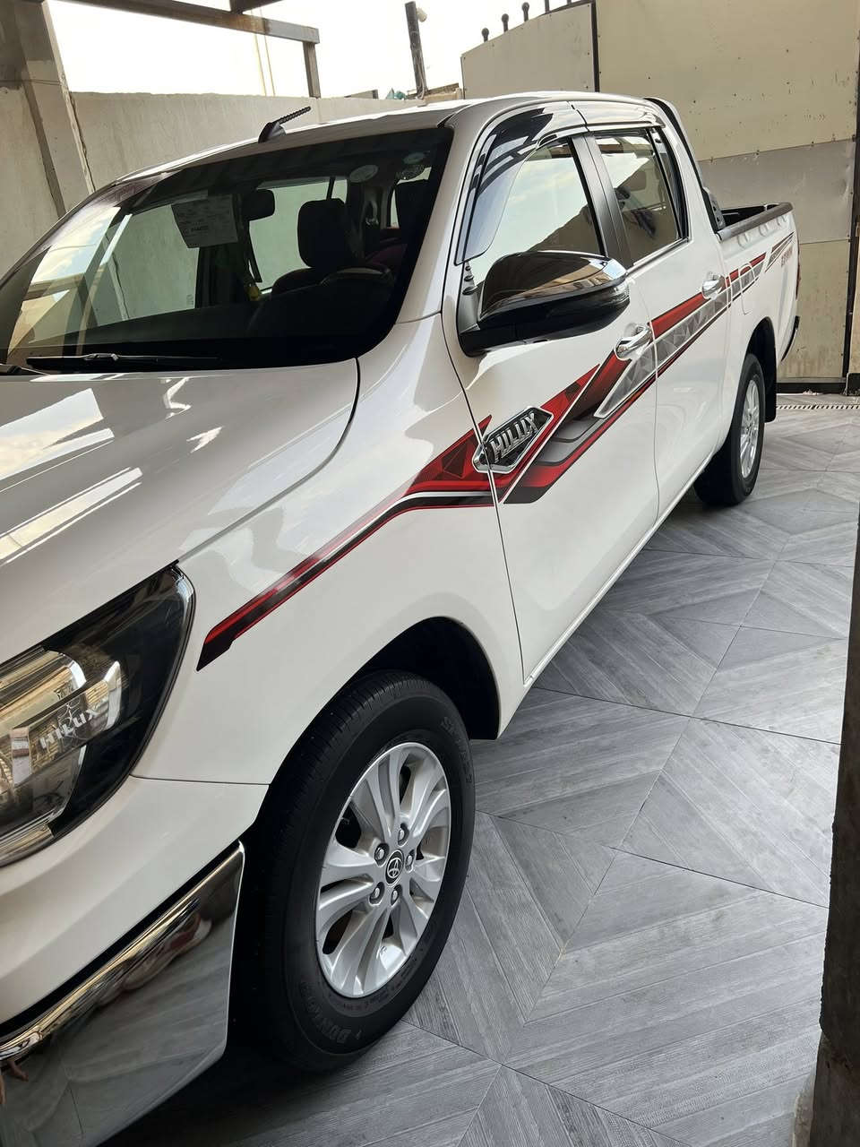 سلام عليكم للبيع بيكم فلونزا مديل 2023  ناصي بانزين أوتوماتيك فول موصفات بصمه تبريد خلفي تبريد كشنات سيارة رقم اربيل ماشيه 51 الف اسبير منازل سيارة جديده معنه كلمه مكان سياره بصره رقم تلفون ***********
