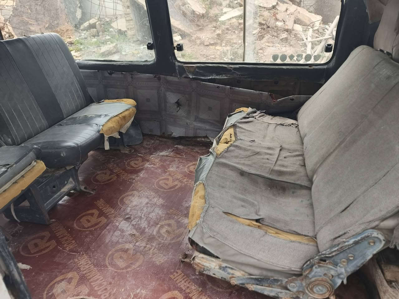 كيا بستا للبيع مديل 95 گير ومكينة وكسل كفاله سيارة بأسمي سنوية صاقطه صارله شهر السعر 17 مكينة بنگوو للاستفسار على هذاا الرقم ***********
