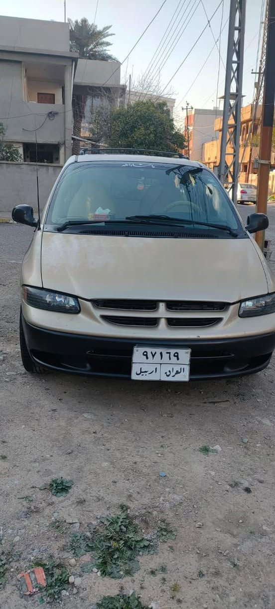 كرايسلر  كرفان موديل 2000 حجم المحرك 3800
فئة LXI

نوع السيارة 
كرايسلر  تاون اند كونتري 

كشن تحكم كهربائي مراة كهربائي قفل مركزي 

كير محرك بدون عيب 

كهربائيات اشارات  يشتغل بدون عيب  بدون جطلات

فقط كومبريسر عاطل 
 تبريد ثلاث قطع مركزي
الفان يشتغل 

للبيع او مراوس حسب القناعة  

السنويه منتهي بس شهر التاسع 2023

شرط التحويل 

***********

السعر 48 بيها مجال

مكان السيارة كركوك
