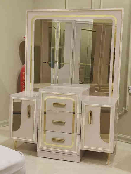 غرفه نوم تركي

عدد القطع ١٠

السعر مليون ٤٠٠

متوفر خدمه توصيل بس

*********** الاستفسار واتساب
