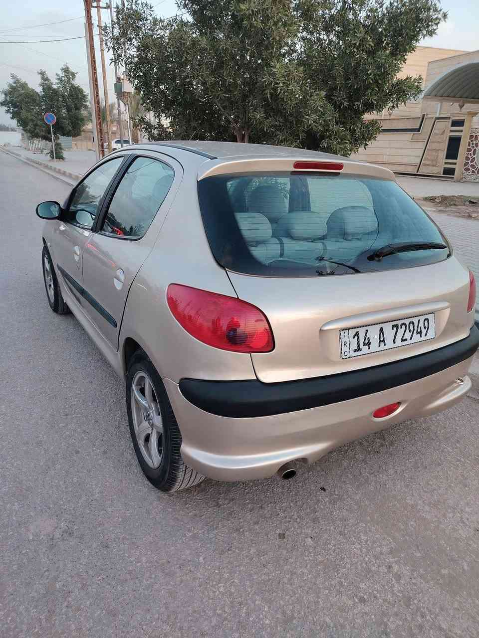 السلام عليكم من رخصت  الدمن المحترم بيجو فرنسي محرك1600محرك وكير بشرط مكفولات سياره مصبوغه عام جماليه  رقم نكليزي بسمي سياره مداور ثاني يوم علمن هزه جديده يعني اذا داور هسه ماتصعد هزه عنواني نجف ناحيت الحريه تفاصيل اكثر اتصال بل رقم سعره مناسب جدن ***********
