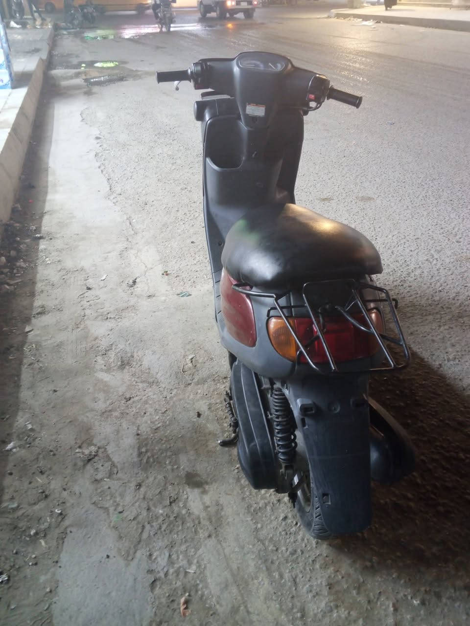 السلام عليكم دراجه للبيع مفتوحه مره واحده السعر 450 شراي يتصل هذا رقمي ***********
