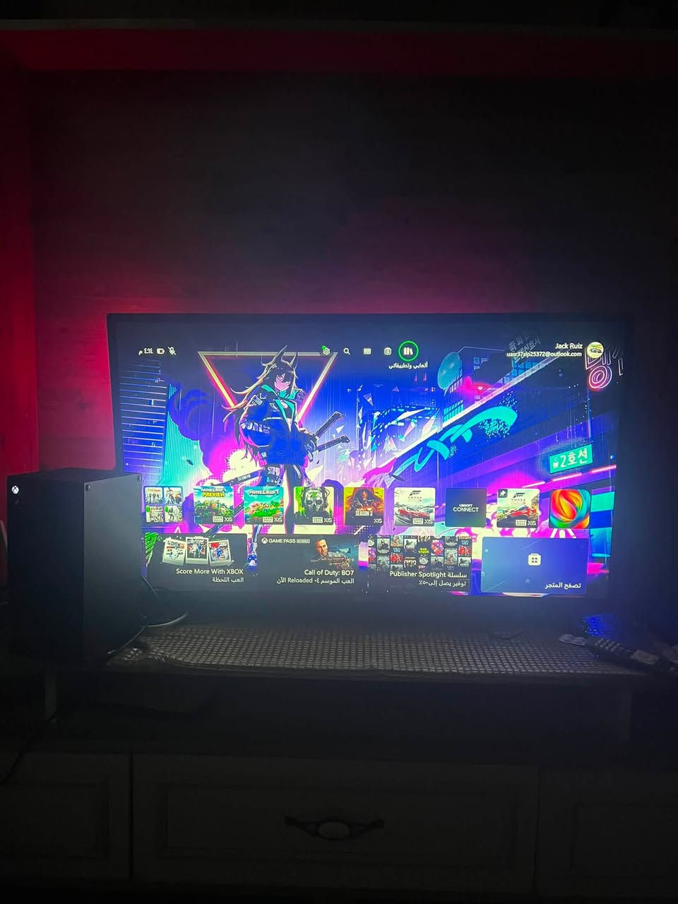 جهاز نضيف. بس مامنضفه جهاز حيل نضيف .                           للبيع مستعجل 🔥 Xbox Series X نضيف جداً

المواصفات:
- الجهاز: Xbox Series X 1TB نسخة الديسك
- الحالة: 10/10 نضيف مابي اي عطل او فتح
- الملحقات: يد اصلية وحدة + كيبلات HDMI وباور
- الالعاب: GTA 5 مثبتة وجاهزة

السعر: 800,000 دينار عراقي نهائي

المكان: بغداد - الغزالية
التواصل: واتساب / اتصال ***********

البيع وجه لوجه فحص وتجربة كدامك
الصور على الطبيعة 👇جهازصارلي خمس تشهر من اخذته  وملحقاته كامله  سبب البيع مامتفرغله
