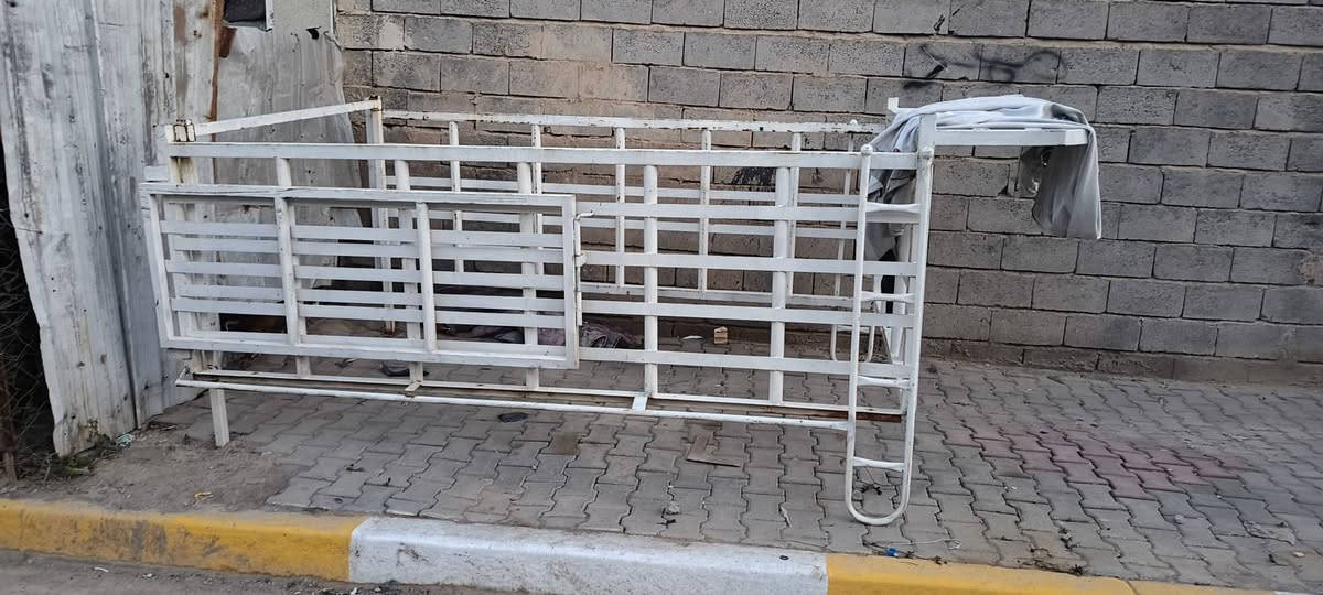سلام عليكم للبيع محجر كيه عموشه نضيف لا خياس ولا زنجار مكاني بغداد الحسينيه مال راشديه سعر 375وبي مجال  ***********
