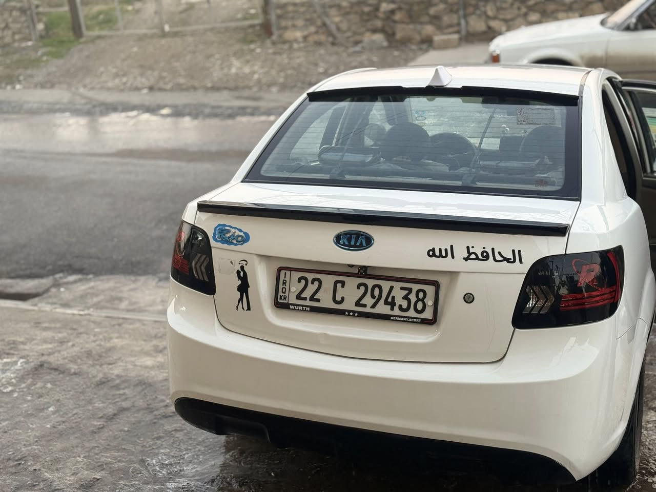 السلام عليكم
كيا ريو للبيع 

موديل 2011

لون ابيض 

سياره حلوه وجاهزه 

شاشه وكامره بيها

داخل صحراوي 

سنويه 2030ورقم مسطرة اربيل  

وهزه لي شهر ال خمس 

محرك 16 تبريد + تتفئه شرط

تحكم بالمري + اشاير 

بسمي انا الشرعي وشرط التحويل 

ضررها جاملغ السايق بدون دواخل +البوند السوناار بل صور 

مكان السياره موصل
***********
***********
