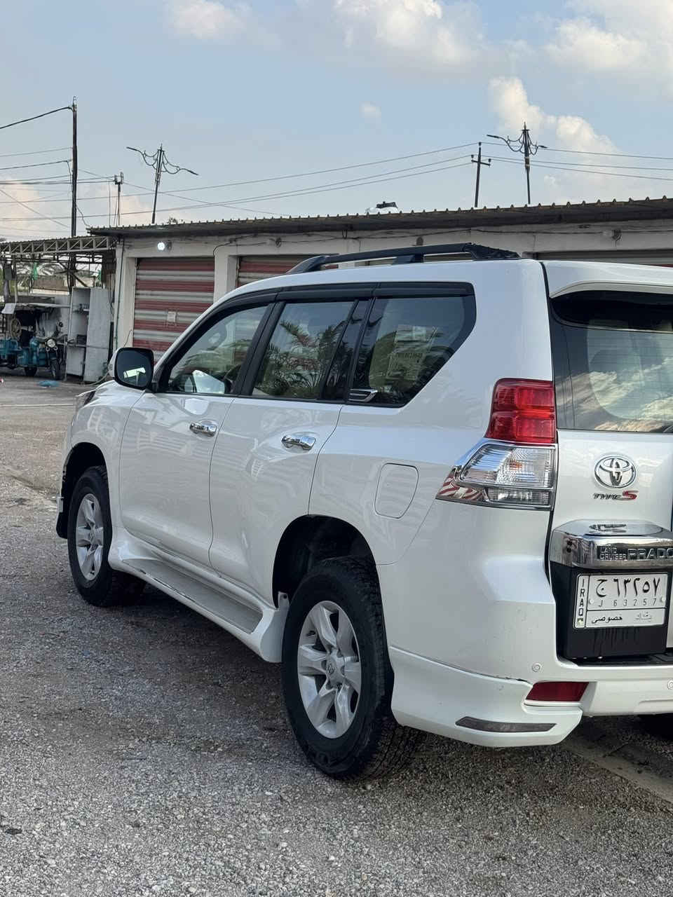 برادو 2011 محدث 17
مواصفات 
 
اربعه سلندر  4

بصمه 

تشغيل عن بعد

مري شفط 

كشنات جلد 

سبعه راكب 

ثلاجه 

سبير تعليك 

زنون 

كامرات امامي 

كامره خلفي 

حساس خلفي 
 
ماشيه 163 حقيقي 

سعر 235  وبيها مجال 

 سياره كفاله عامه بيها فقط. شخط بل باب وموضح بل منشور  

***********
