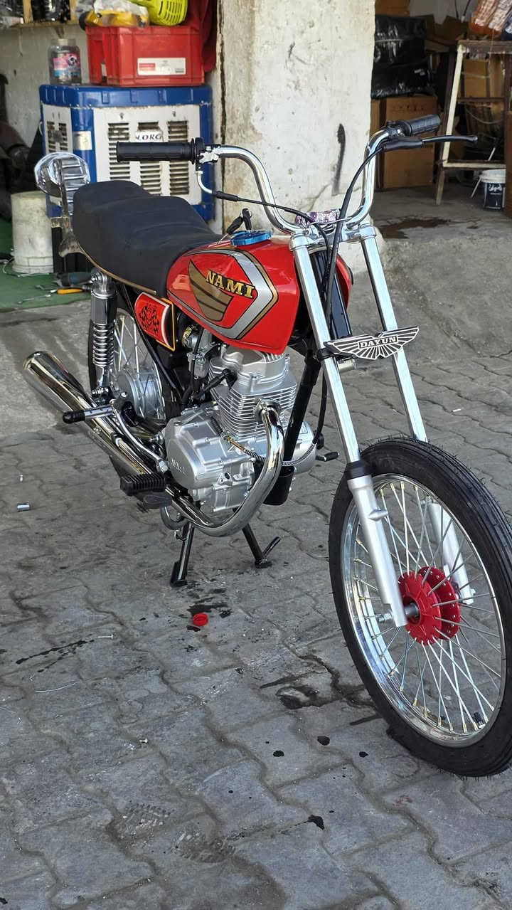 السلام عليكم دراجة للبيع استوها معمره ٢٥ صار شهر ثالث تبديلت دهن شاصي ارشا مديل ٢٠ اوراق اصولي  السعر خاص او الاتصال على الرقم ***********
