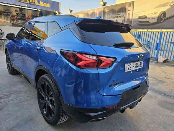 السلام عليكم للبيع شوفرليت بلايزر RS محرك 6 سلندر كامل مواصفات بنوراما 5 كامرات داخل لونين كشنات تدفئه تبريد موديل 2021 ماشيه 43 الف حادث فقط بنيد ايرباك ستيرن راجع سستم السياره جديده السعر 197لستفسار الاتصال ***********
