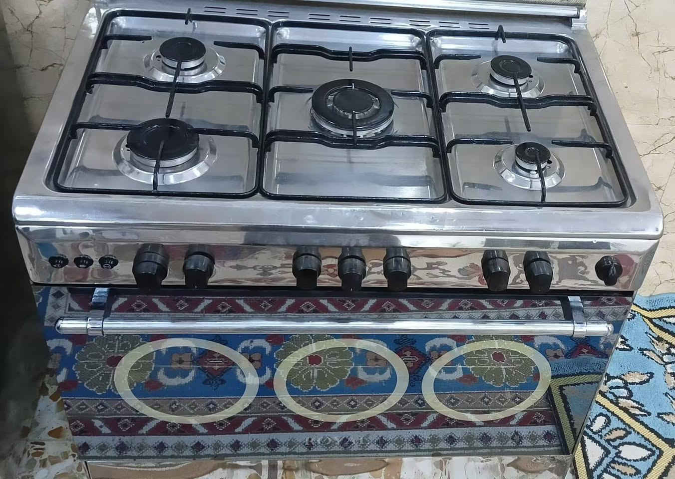 يالله طباخ مصري رويال نضيف نار زركة حتى الفرن عنوان كربلاء للاستفسار ***********
***********
