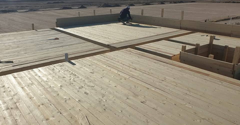 السلام عليكم نجار حداد شغل درجه اولى مكاني بصره اشتغل بجميع مناطق البصره أو اذا مجمع سكني عادي  ***********
