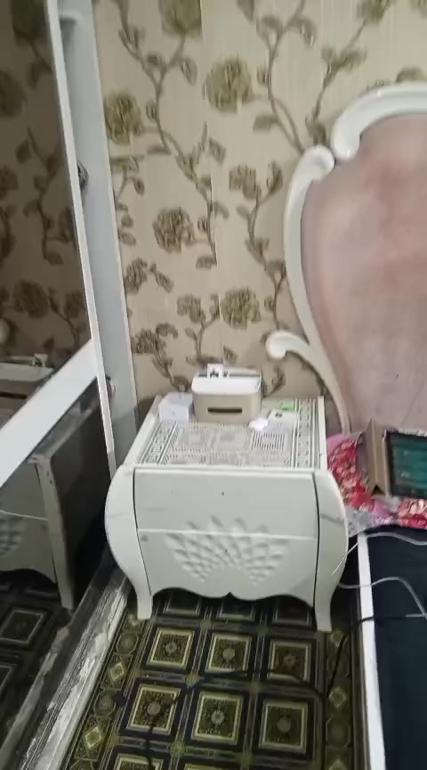 السلام عليكم غرفه اشتريتهه ب٣٠٠ وجابوهه توصيل وفلشو منهه ورحت اطيح منهه هواي لان ضررت


**إذا كنت صاحب هذا الإعلان وتريد حذفه لأي سبب، رجاءا أرسل رسالة إلى الدعم الفني**