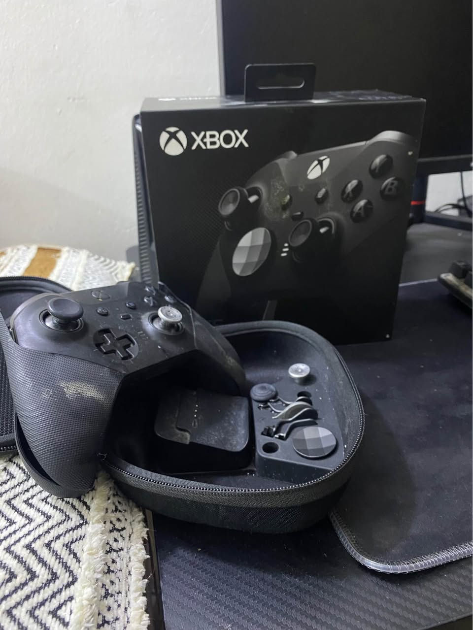 بيع مستعجل كامل ملحقات كيس شاشه ميز  سماعه رأس سماعات ار جي بي جوستك اليت حته كرسي هديه سلام عليكم نظافه ١٠٠٪؜  
مواصفات
✅الكيس لون ابيض من شركه sama
✅مذبورد prime H610m-k d4      ASUS
✅معالج..intel core i5 12400F (2.50GHz)
✅ رامات16 غيغابايت TForce (RGB)
✅كارت شاشه RX 6600 Amd Radeon
✅ هارد ٢تيارا ssd
✅مبرد مائي (RGB) 3 مراوح من شركه Sama
✅بورس بلاي 700 W من شركه Hydro pro
✅ الكيس بي ١٠ مراوح كلهن (RGB)
✅ماوس +كيبورد من شركه mee tion (RGB)
✅سماعات (RGB)
✅ سماعه رأس Hyper X 
✅جوستك elite series
2
✅يو بي اس من شركه تايكر دبل بطاريه 
✅ ميز كيمنك اسود عرض متره وشويه وطول ٨٠ (RGB)
✅شاشه حجم 27 من شركه vortex 240 Hz (RGB)
✅باد ماوس (RGB)
✅كرسي كيمنك 
   
ملاحظه كل القطع وياهن كاترتوناتهن حته الكيس ويا كارتون
سعر  1250000 
مليون ومتين وخمسين الف

سيت اب مكلفني اكثر من هيج وكلش نظيف 
مكاني بغداد حي اور 
*********** بغداد, العراق
