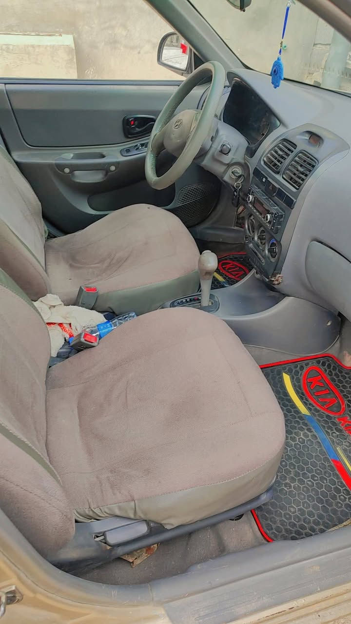 السلام عليكم كسنت للبيع مصبوغه حزام رقم نكليزي بغداد سياره خير من الله كير ومحرك 
مديل 2004
سنويه لل 2030
السعر 43وبيه مجال بصيط 
مكاني ديالئ كنعان
ما متواجد عل فيس للتصال ***********
