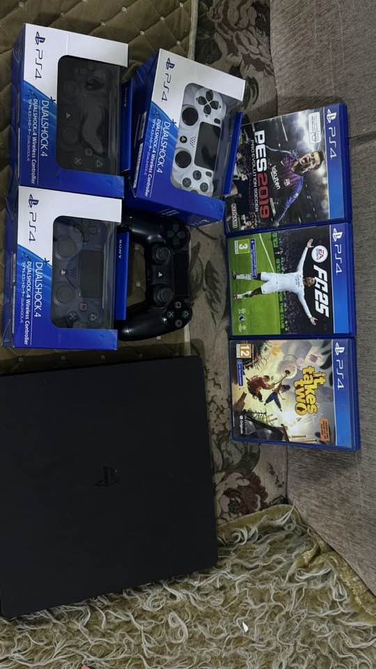 سلام عليكم 
بلي فور سلم كامل ملحقات ويا هاي الأقراص 
سعره ويه التوصيل 250 مجال شوي هاذ الرقم ارد اسرع ***********
