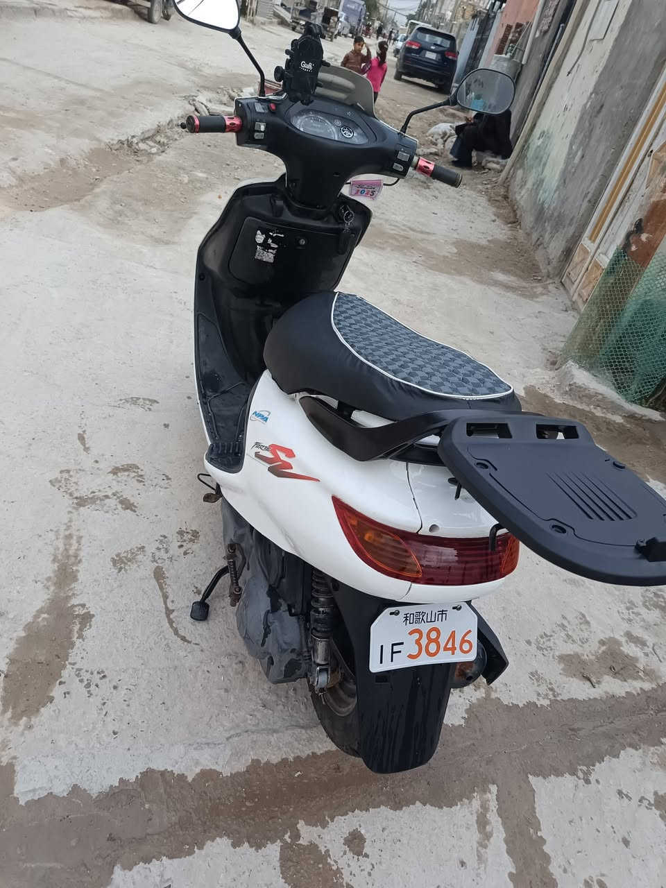 فراشه فحل حاويه محرك  شرط مامفتوح نضيفة سلف هندر كهربائيات كله شغال  575 بيهه مجال  *********** مكاني نجف
