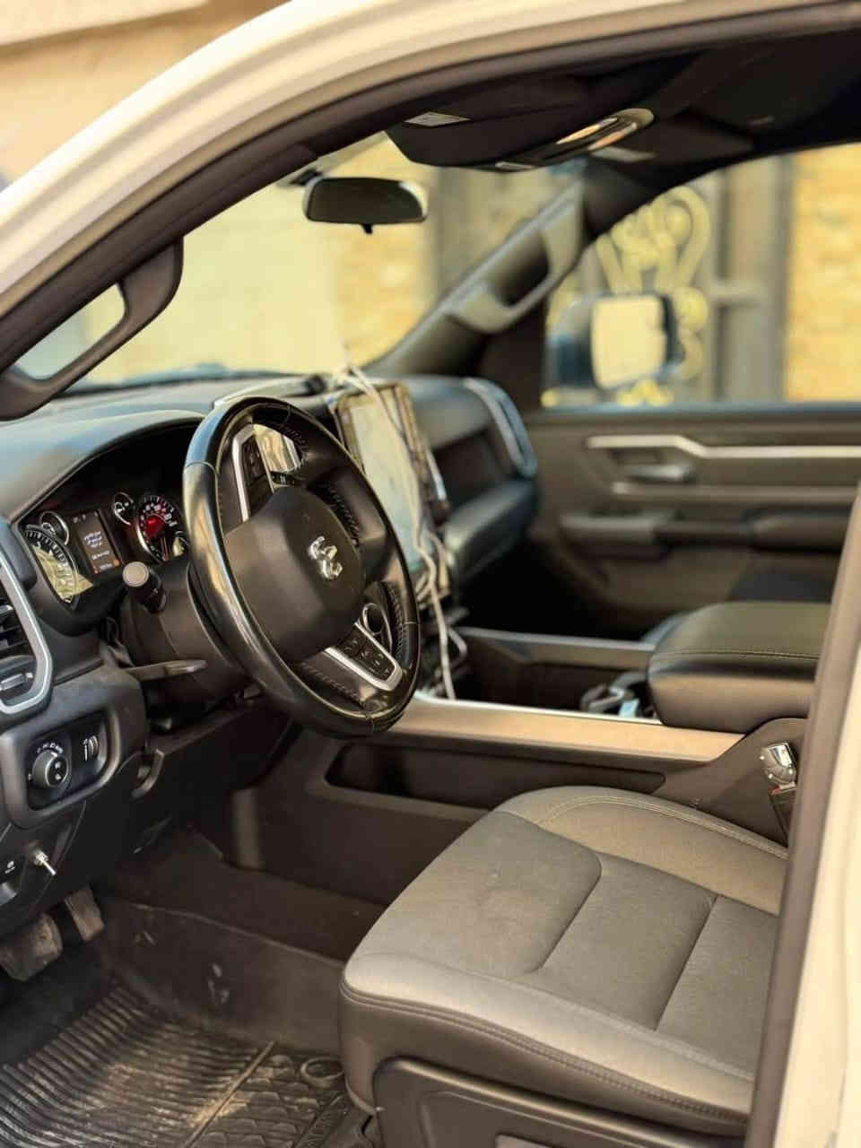 رام 2022 بك هورن ايتورك 6 سلندر
سيارة حادثها دعامية البنيد بي بارد بالخشم ورش كلير ربع باب

البصف السايق وجاملغاتها مفتوحة ومرجعات نفسن صور الحادث مرفقة بالمنشور

شادلها سستم صوت هارمن کاردن ي مستر بيس ب 1500 دولار ويالة وتايرات جبلي ب 1000 دولار

ولد بالجاملغات متغير اصلي مال مستر بيس ب 500 دولار

محجر trx بلوجكترات حركتين x اصفر ولد ابيض ب 600 دولار

شاشة تيسلا ب 700 دولار

ماشية 56 الف كيلو مكان السيارة بغداد

سعرها 270 مكاني الكوت

***********
