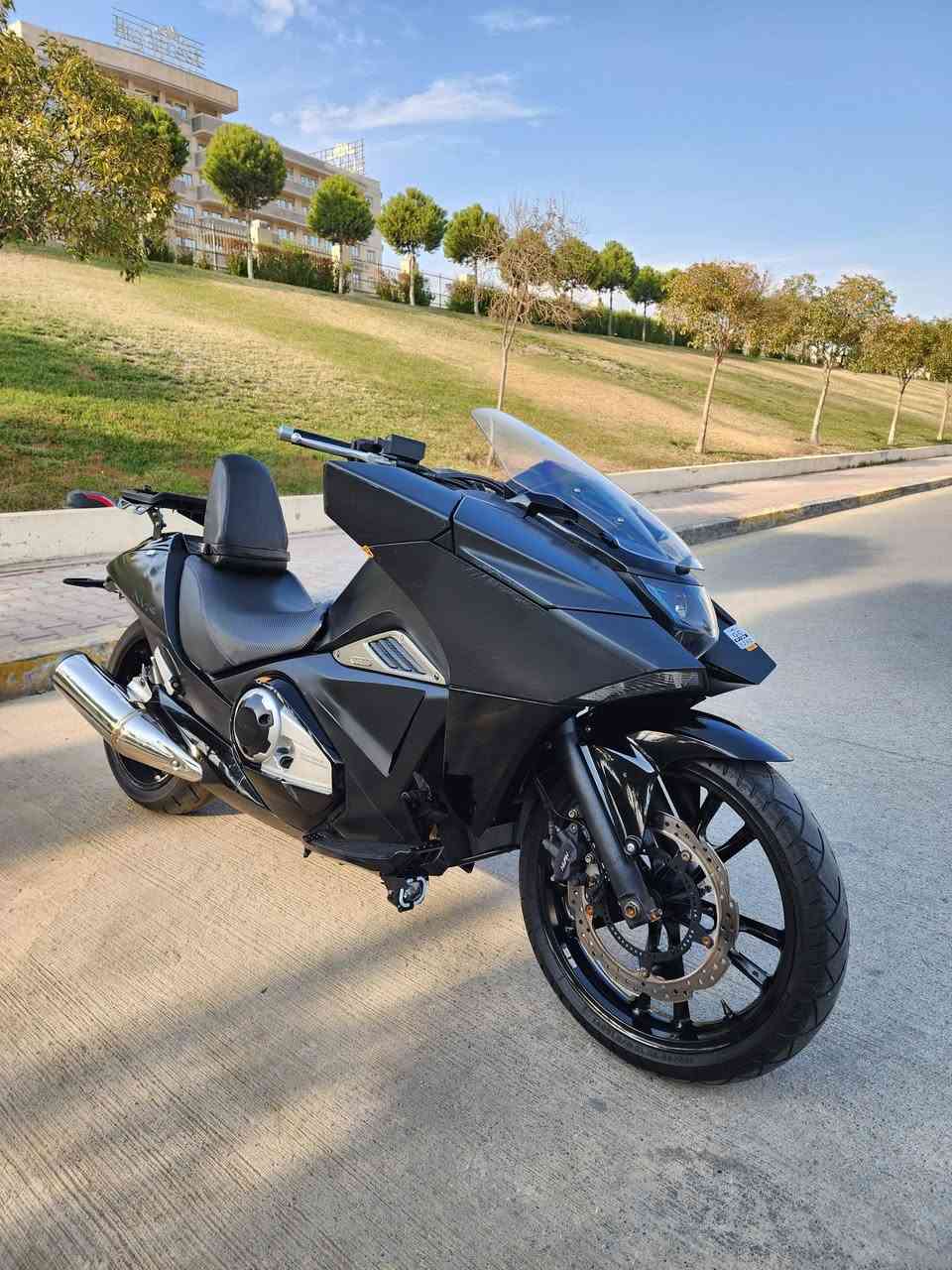 HONDA NM4 2014 750
بدون رقم بدون كمرك
هوندا مديل ٢٠١٤ محرك ٧٥٠ سي سي ٢ بستم
دراجة فول مواصفات
كير اوتو و عادي و سبورت
مانع انزلاق ABS
شاشة الكتروني
ويل امامي قياس ١٨ بلادي
ويل خلفي قياس ١٧ بلادي
لايت ليد بلادي
سويج سكيورتي
دراجة كل على وضع شريكة 
تاير ل تاير ب شرط
مكاني سليمانية
سعر ٤٠ ورق
***********
